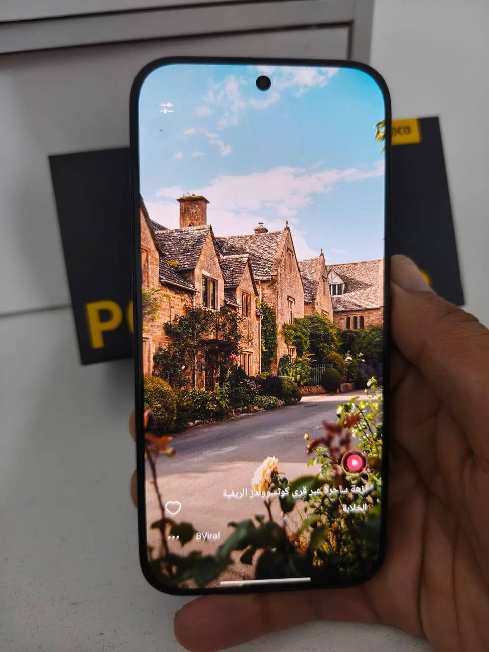 📱 إعلان بيع جهاز Poco X8 Pro (نسخة 256GB - وحش الـ 120 فريم)
السلام عليكم شباب، للبيع جهاز بوكو X8 برو (Poco X8 Pro) مستخدم لفترة قصيرة جداً وبحالة الوكالة. الجهاز يعتبر متكامل من ناحية الشاشة، الأداء، والالعاب.
⚙️ المواصفات الفنية الكاملة للجهاز:
الذاكرة والتخزين:
الذاكرة الداخلية 256 غيغابايت (مساحة كبيرة وسريعة جداً في نقل البيانات).
الرام قوية تضمن الك سلاسة تامة بالتنقل بين التطبيقات بدون أي تعليق.
الشاشة (تجربة خيالية):
تدعم معدل تحديث 120Hz يعني سلاسة فائقة بالتصفح والألعاب.
ميزة DC Dimming لحماية العين وتقليل الإجهاد بالاستخدام الليلي.
ألوان رهيبة وإضاءة قوية تحت الشمس.
المعالج والأداء (أقوى فئة):
معالج قوي جداً مخصص للأداء الثقيل والألعاب، يمنحك استقرار تام ومستحيل يحمى الجهاز.
يدعم 120 فريم (120 FPS) رسمي وبثبات عالي في لعبة PUBG Mobile.
البطارية وتاريخ الشراء:
صحة البطارية: 100% (بحالة الوكالة وأداء كامل).
تاريخ الشراء: تم الشراء في شهر مايس (مايو) 2026 (الاستخدام أسابيع قليلة فقط).
النظافة: الجهاز أخو الجديد، نظيف 100% بدون أي شخط أو زلغ، وبكامل ملحقاته الأصلية والكرتونة والشاحن السريع.


**إذا كنت صاحب هذا الإعلان وتريد حذفه لأي سبب، رجاءا أرسل رسالة إلى الدعم الفني**