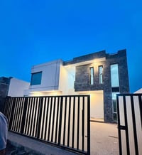 محله ١٧ • ٢٠٠م • طابق ونص