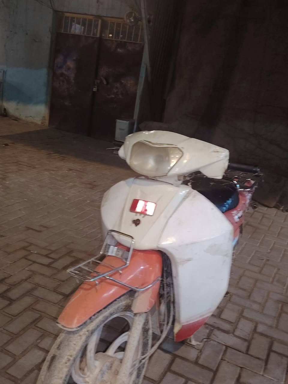 سلام عليكم سلفيز للبيع مكينته حلوه ونضيفه يحتاجله نقوصات بسيطه السعر 325 وبي مجال بسيط الرقم ***********
