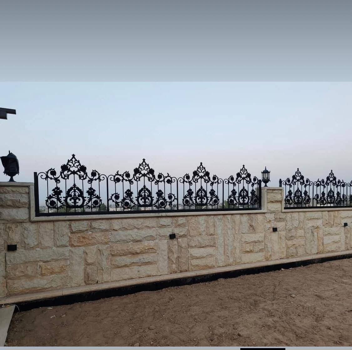 حدادة أبو جود لبيع كافه أنواع الابواب والشبابيك والمحجلات والقمريات العنوان موصل  صناعه الكرامه جانب الايسر انسب الاسعار واتساب ***********
