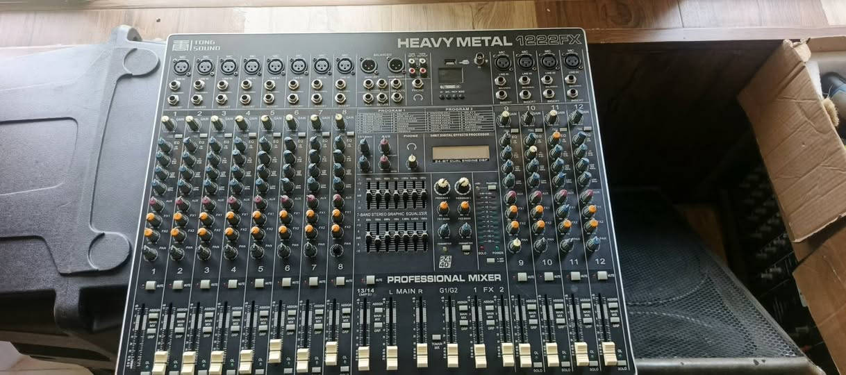 السلام عليكم  شباب مكسر اخرس غني عن التعريف شاهد الله   هيفي ميتال HEAVMETAL مكسراحترافي دقه صوت روعه  متكامل دبل افكت عدد الترددات  توصل ١٣٠ بطيئة  وسريع يرهم  اهل شور ولي يرد يدخلي خاص عندي مقاطع اله سعر ٣٥٠العنوان ديالى بعقوبه ***********
