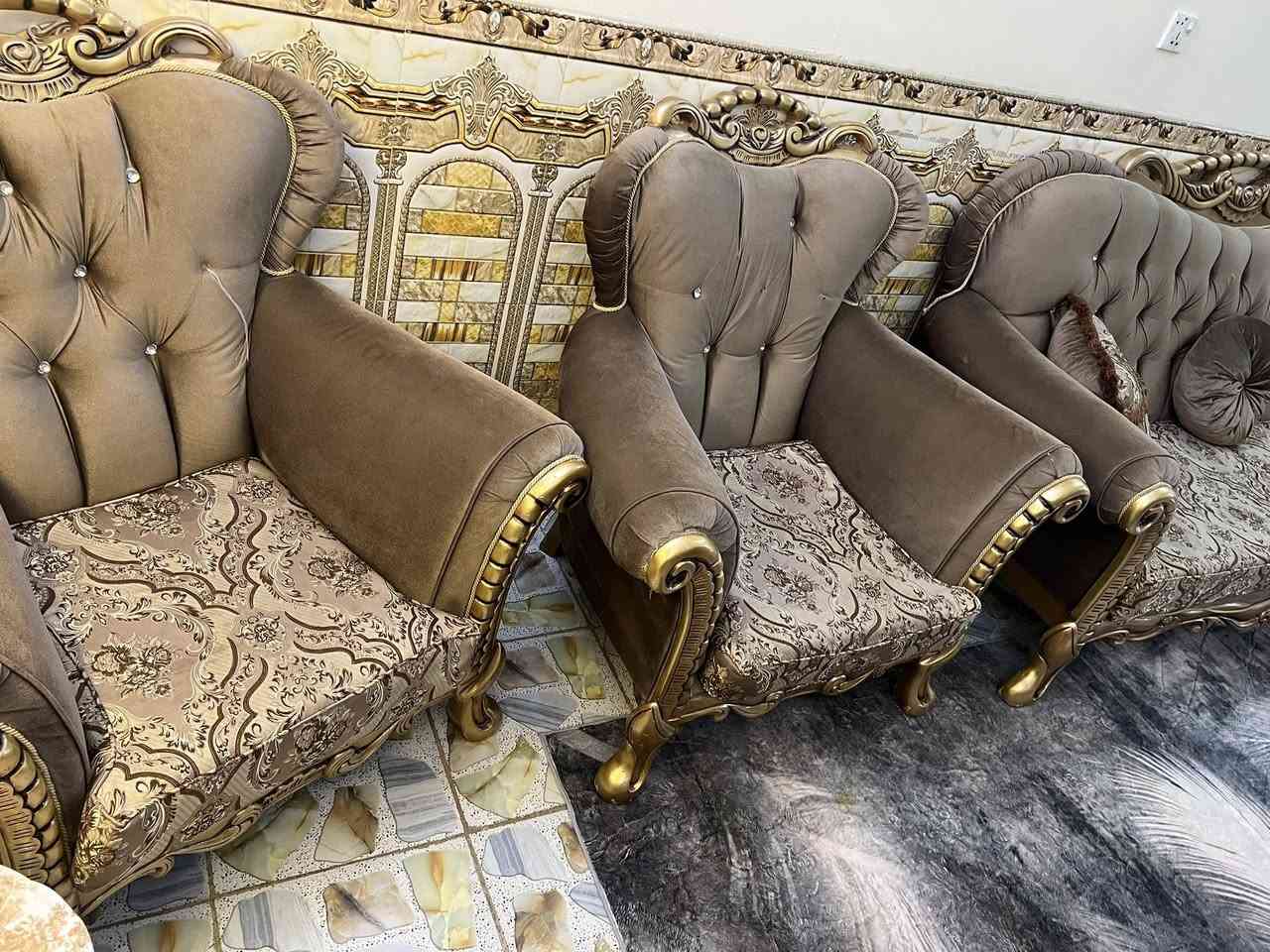 يالله سلام عليكم  غراض بيت نضيفه 
   تخم تركي زان يتكون من 4 كراسي و 2 قنفات 

طباخ كريازي تفاصيل علا رقم بي واتساب. مكاني كربلاء. مستعجل علا البيع ***********
