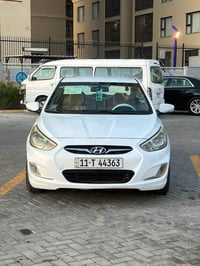 اكسنت خليجي موديل ٢٠١٧ بيها خشم بنيد صبغ أثر تكشير وباب خلفي جهه العبر...