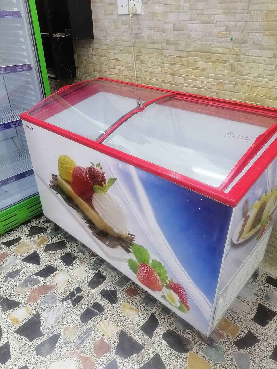 عارضات للبيع كلة اخو الجديد واستعمال قليل كلش وكلة ايكور تركي الأصلي المكان بغداد مدينة الصدر الشراي يتصل علة الرقم ***********
