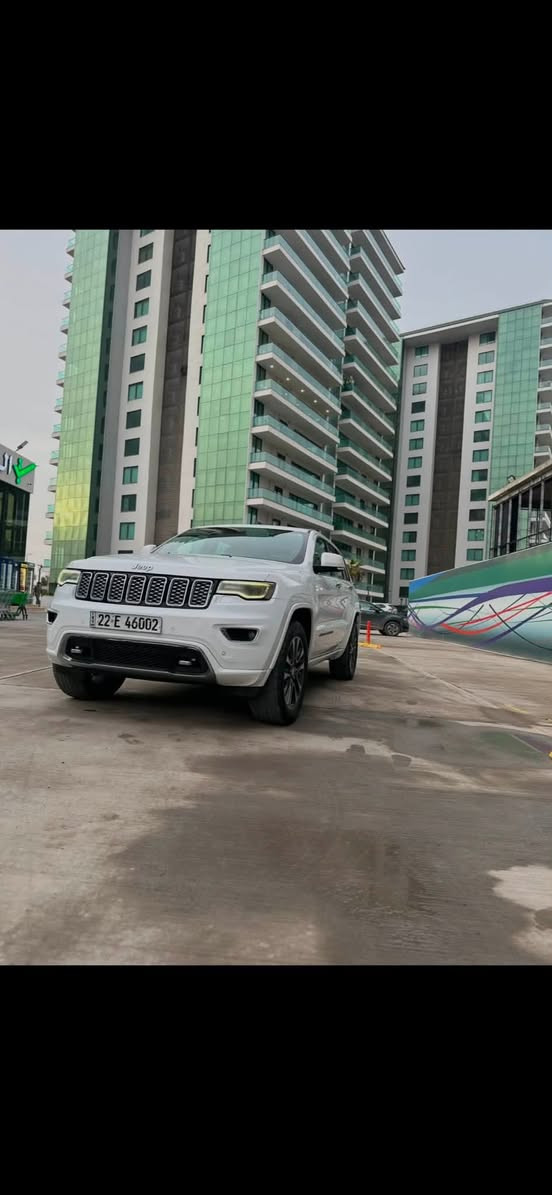 � للبيع | Jeep Grand Cherokee Overland 2018 | وارد خليجي 🇦🇪 | فل مواصفات
بيع او مراوس ب كامري او كورلا فقط 

أوتوماتيك 8 سرعات
✅ ماشية 88 ألف كم فقط
✅ تعليق هوائي (Air Suspension)

المواصفات:
✔️ جلد فاخر
✔️ تبريد وتسخين للمقاعد
✔️ بانوراما
✔️ شاشات
✔️ كاميرا
✔️ حساسات أمامية وخلفية
✔️ ذاكرة مقاعد
✔️ بصمة تشغيل
✔️ وجميع الكماليات

📌 السيارة نظيفة جداً، بيها ربع جامَلِغ صبغ فقط، والباقي كفالة.
📄 رقم بغداد.

💰 السعر: 240 ورقة قابل للتفاوض بالمعقول بعد المعاينة.

📍 العنوان: بغداد / أبو غريب
***********
📞 للاستفسار والمراسلة على الخاص أو الاتصال
