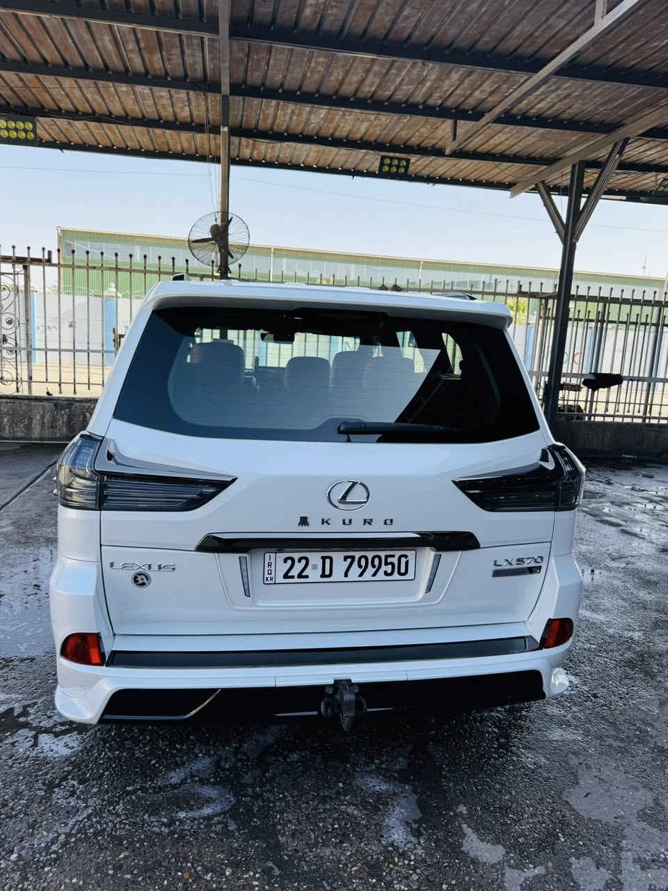 السلام عليكم سياره لكزس كورو موديل 2019 كفاله عامه حته من الرمل ماشيه 83الف على يد واحده داخل احمر اعلى موصفات الكزس بلاك ادشن السعر 820 ورقه وبيها مجال قابل لتفاوض للستفسار ***********
