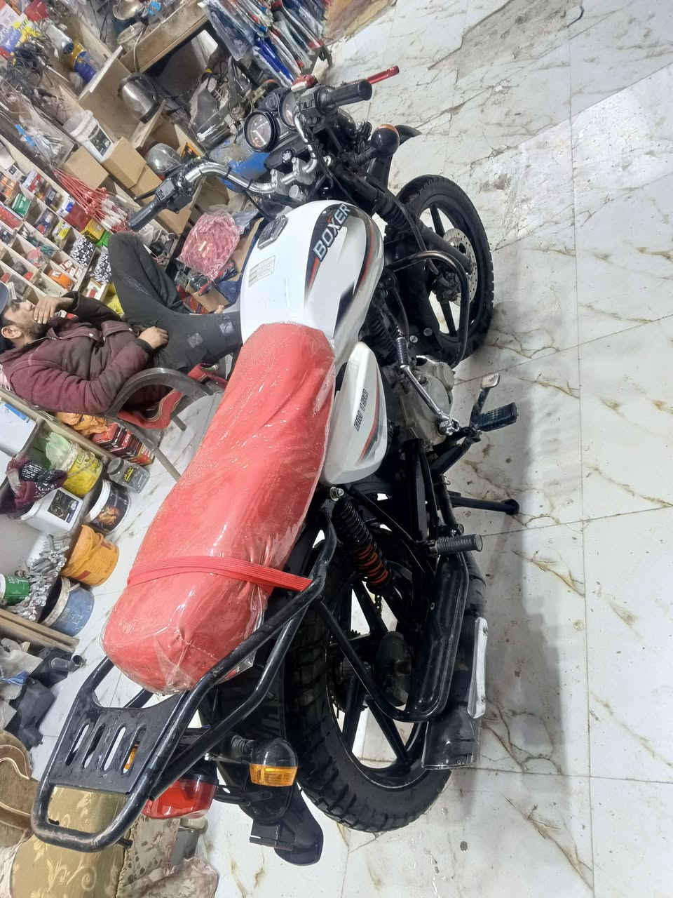 السلام عليكم من رخصه ادمن الكروب
بوكسر موديل 220 مفتوحه ولفات دراجه كامله وحلوه استنساخ أوراقها ..السعر 650الف .. الكوفه 

***********
