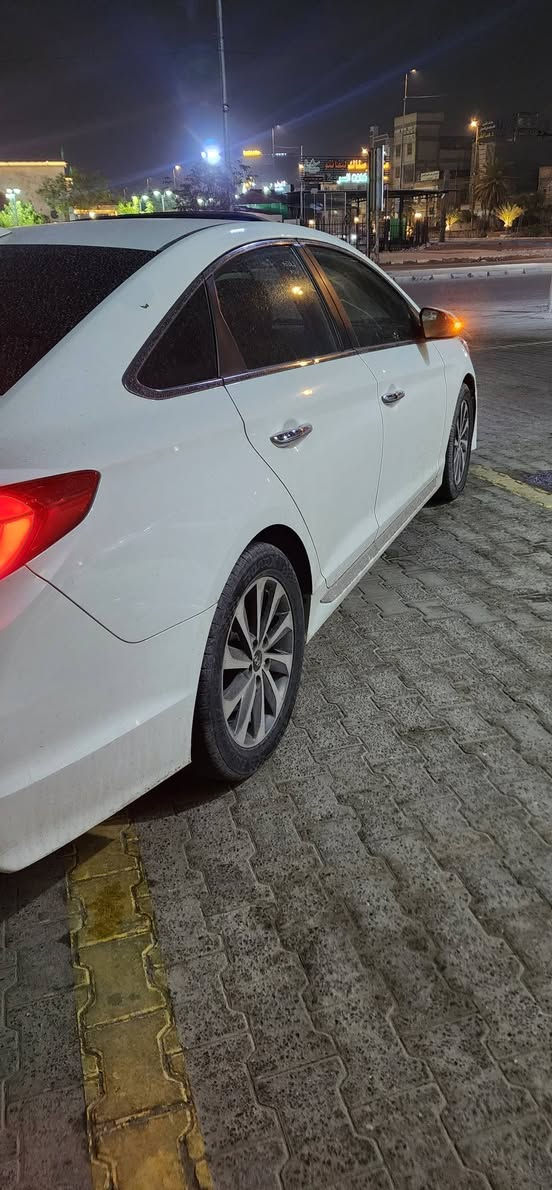 سلام عليكم للبيع بسعر مناسب جداً  سوناتا موديل 2017 سبورت كير/محرك/صدر/تايرات/كهربائيات/كلهن شرط سياره حلوه وجاهزه ومال جناي تبريد ثلج❄️ تدفئه🔥 سياره ماناقصها كلشي حيل حلوه جديده بمعنى الكلمه السياره  التحويل والغرامات…وكاله حاضر 
…ملاحضه السياره بيها صبغ 3 قطع اثري تشليع 
مكان السياره  النجف حي النداء السعر ١٢٧  وبيها مجال للأستفسار الا تصال ***********
