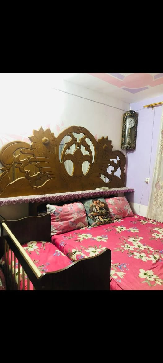 السلام عليكم

للبيع غرفة نوم طابقين، خشب ثقيل وأصلي، نظيفة كلش وحالتها ممتازة، ما بيها أي مشكلة وتصلح للاستعمال مباشرة
الي يدور على غرفة مرتبة وقوية، 
السعر مناسب
***********
