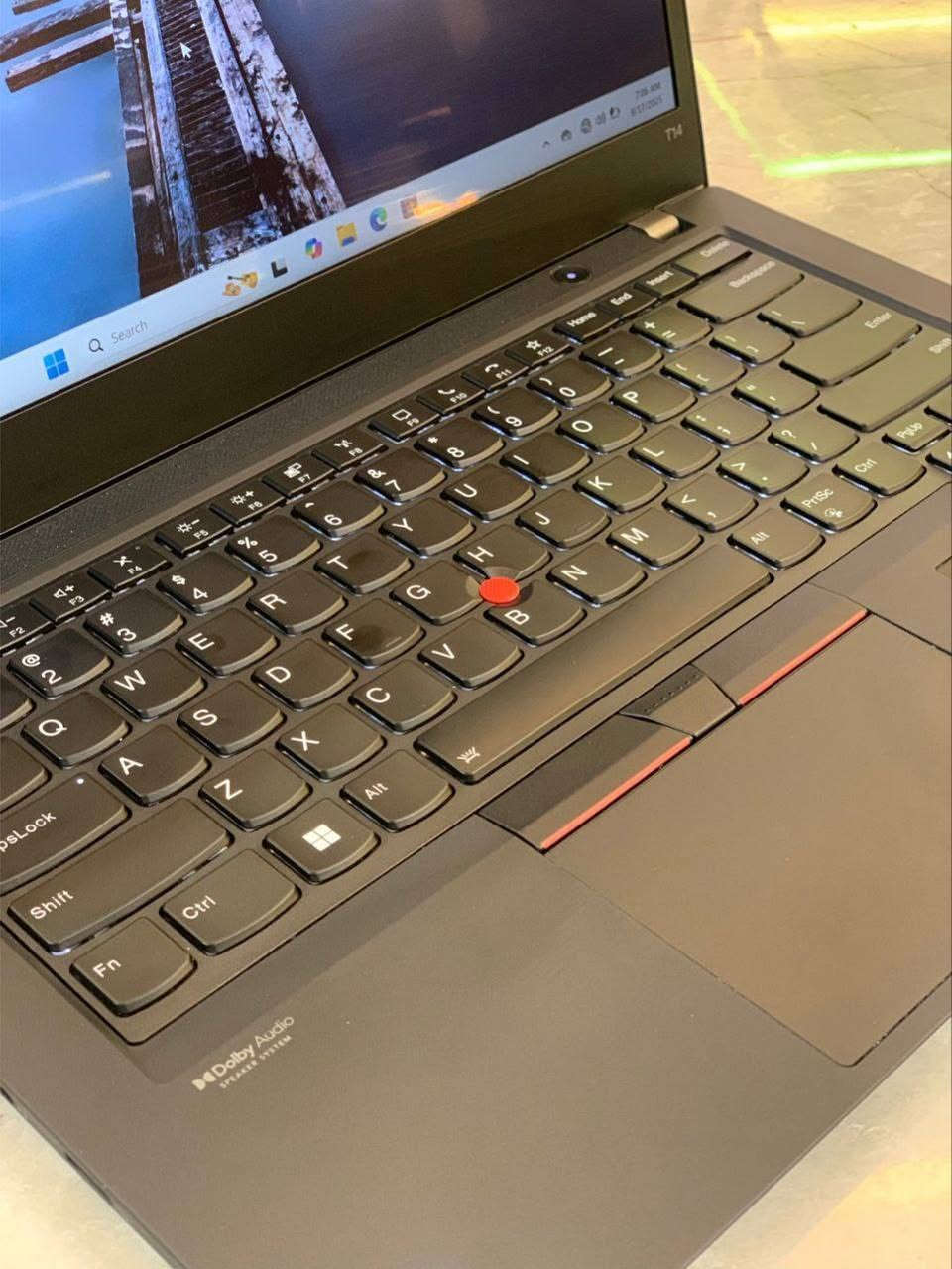 لابتوب Lenovo ThinkPad E14 💻
جهاز عملي من سلسلة ThinkPad المعروفة بالقوة والتحمل، مناسب للدراسة والعمل اليومي والتصفح وبرامج الأوفيس وإدارة الأعمال.
خيار ممتاز لمن يبحث عن جهاز سريع ومستقر للاستخدام اليومي ولسنوات طويلة.

⚙️ المواصفات:
• المعالج: Cori5 الجيل الحادي عشر – أداء سريع وسلس للأعمال والبرامج الدراسية.
• الرام: 8GB – تشغيل البرامج وتعدد المهام بدون بطء.
• الهارد: 256GB SSD – سرعة عالية في تشغيل النظام والبرامج.
• الشاشة: 14.1 إنج – حجم مناسب للحمل والعمل والتنقل.
• كرت الشاشة الداخلي: 4GB

🎁 الهدايا المجانية:
• حقيبة لابتوب

• الشاحن الأصلي
🛡 الضمان والخدمات:
• فحص كامل قبل الإرسال
• فحص كامل قبل الدفع والاستلام
• ضمان 14 يوم ضد الخلل المصنعي
• الجهاز جاهز للاستخدام المباشر
📍 الموقع:اربيل السلطان مظفر
 بغداد – الأمين الثانية
💰 السعر: 390,000 دينار
📲 للتواصل واتساب: ***********
🚚 التوصيل متوفر إلى جميع المحافظات.
