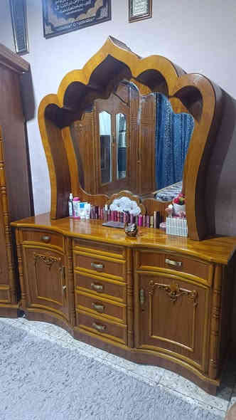 غرفه تسكام صاج داخل وخارج ام السته طابقين ظهر جرجوبه نظيفة مثل مموضح سقف وقاعده بلوك السعر مليوم وربع وبيه مجال مكاني محاويل للاتصال ع الرقم ***********
