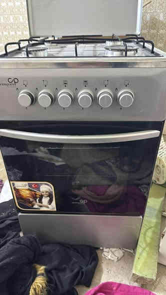 مجمده مستعمله شهرين وطباخ اجديد مامشتغل ابد المجمده 175وطباخ 124 حي زهراء ***********
