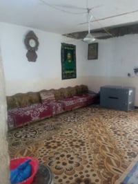 دار للبيع • ١٠٠م • طريق ياحسين