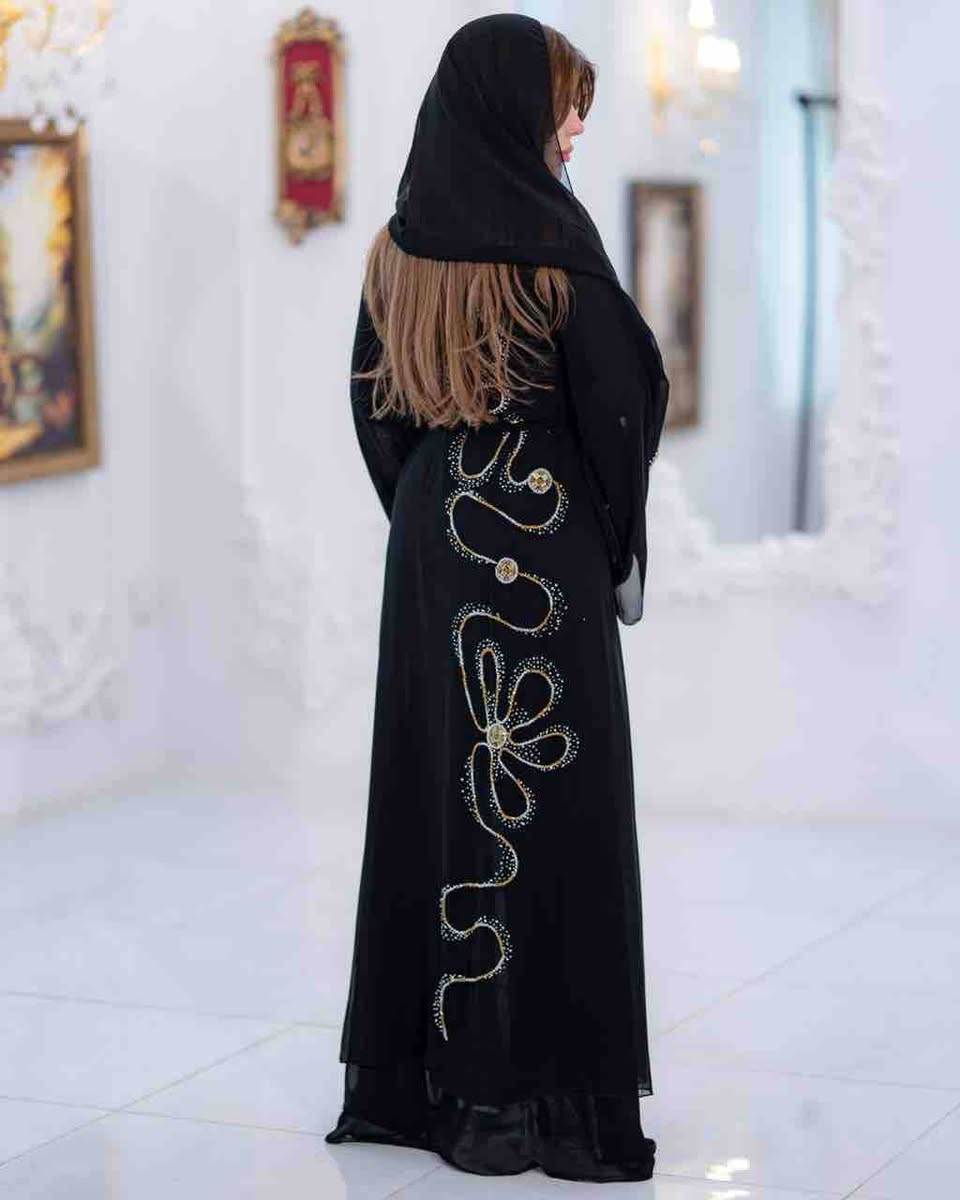 عبايه أماراتية 💞
الشغل شك يدوي(تطريز يدوي)
الأقماش شيفون الأصلي 
مڪون من 3 قطع     
⤶بشت 
⤶شال
⤶حزام
🩷


**إذا كنت صاحب هذا الإعلان وتريد حذفه لأي سبب، رجاءا أرسل رسالة إلى الدعم الفني**