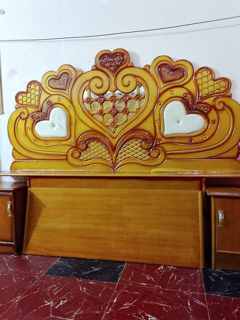 غرفه 6 بيبان صاج عراقي وكلش نضيفه والسعر 300 شراي اتصل عالرقم *********** ميسان حي شهداء عمارة, ميسان
