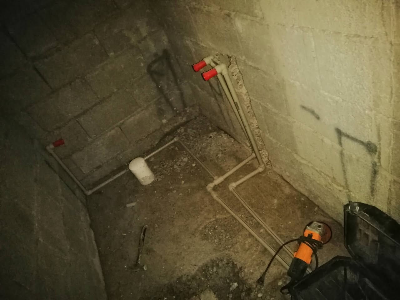 نُعلن عن تنفيذ أعمال تأسيس المجاري وإضافة البواري بأعلى درجات الدقة والاحتراف، وفق المعايير الهندسية المعتمدة وبإشراف فنيين مختصين، لضمان تصريف آمن وسلس يدوم لسنوات طويلة.
🔹 تأسيس وتمديد شبكات الصرف الصحي
🔹 إضافة وتركيب البواري بمقاسات مختلفة حسب الحاجة
🔹 ضبط المناسيب والانحدار الصحيح
🔹 استخدام مواد عالية الجودة مع تنفيذ مرتب ونظيف
🔹 سرعة في الإنجاز مع ضمان على العمل
عمل متقن… تسليم أصولي… ورضاكم غايتنا.
استفسار اتصال ع رقم
***********
