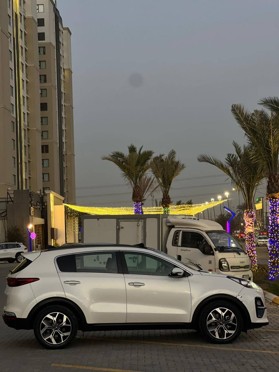 السلام عليكم
سبورتج 2021   EX 2400gdi

المواصفات :
بانوراما 
بصمه 
كشنات تدفئه تبريد
اناره داخليه بلاد
صندوق خلفي كهرباء
حساس امامي خلفي
رادر امامي+جانبي
سترين كهرباء
3وضعيات قياده
فور ويل
شاشه كبيره تدعم كار بلي
سستم صوت سماعات هارمن گاردن
السياره حادثه موضح بالصور
السعر 190 
ماشيه 55 الف ميل
مكانه بغداد حي الجهاد
الاتصال ***********
