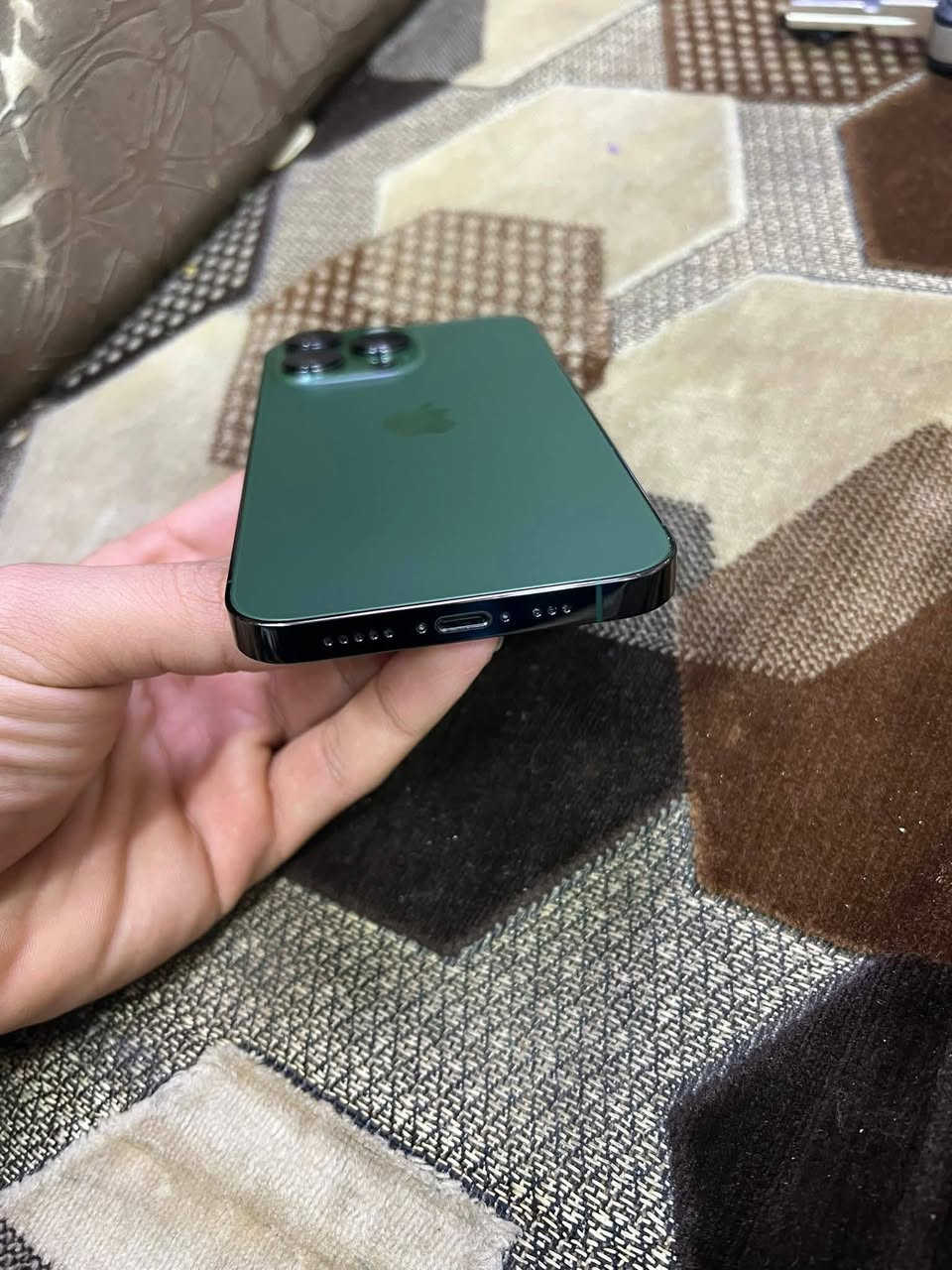 Iphone 13 pro max
ايفون13برو ماكس جهاز نضيف جديد مبدل شاشه تفصيخ  
ذاكره 256بطاريه88بلاديه فيس ايدي شغال سعر ٤٢٥
***********
