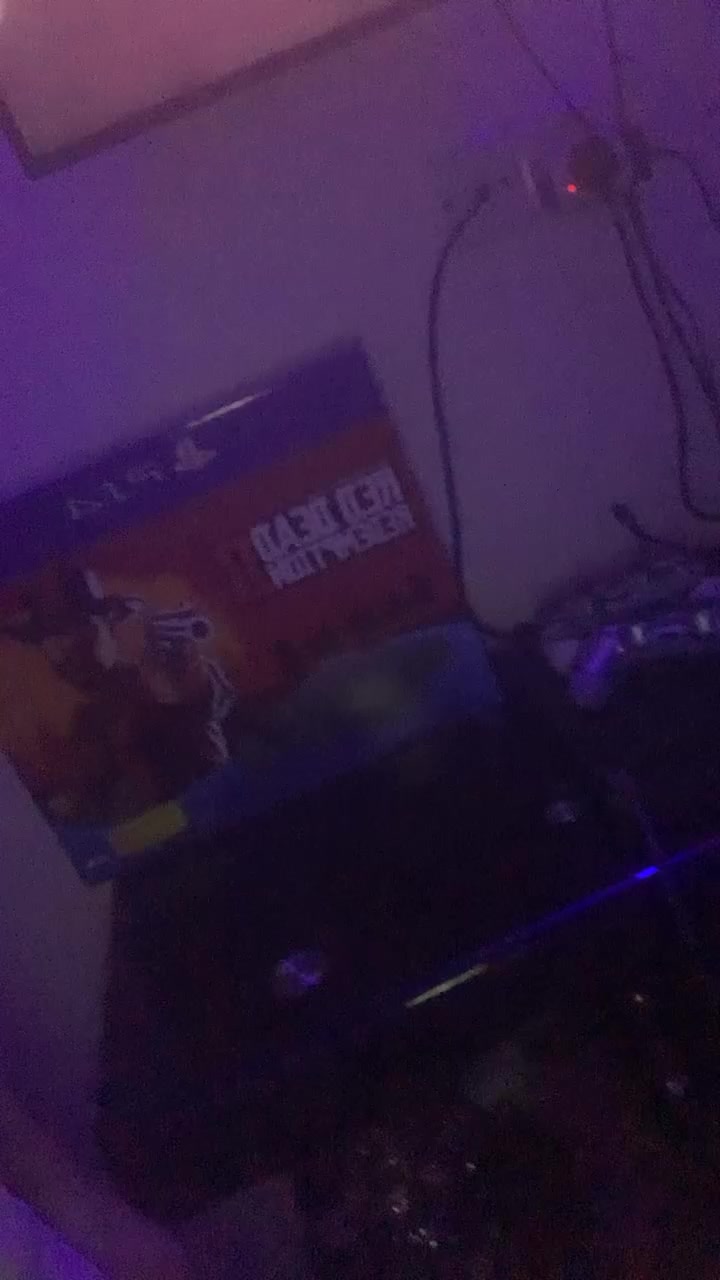 السلام عليكم
بلي 4 سلم اونلاين لوك ستيكر ضمان لا داخل تصليح +بدون مشاكل
ويا جوستكات 2 شغالات ثنينهن بدون مشاكل ويا يوبي آس 
أبيع شلع 225قفله
مكان بغداد جزيرة السياحية 
رقم ***********
