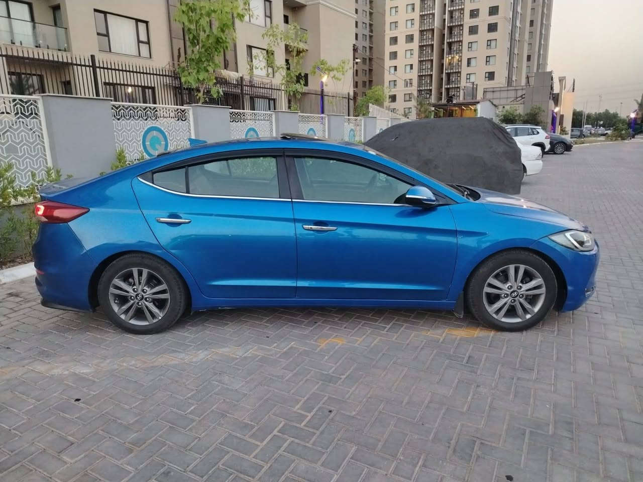 ااالنترا ٢٠١٧ نضيفه جداآ  مواصفات فول ليميتيد
جاهزه من كل شي السياره وفووول مواصفات رقم بغد الدولي شرط التحويل مكينه ٢٠٠٠ دوش
كير ايتي ساكن الكرخ السعر ١٢٠ وارد كندي 
مواصفات
سلايت طكتين
بصمه ابواب وجنطه وتشغيل
جنطه ذكيه تفتح عند الاقتراب
داخل جلد وكشن كهرباء
خزن ذاكره ميموري
5 تجاوي
سماعات انفينيتي دمام امامي وخلفي
شاشه كار بلي شاشه عطلات
بوصله في الشاشه
تدفئه كشنات مع السترين
وكشنات الاماميه والخلفيه تدفئه
ليدات امامي وخلفي
نضام  ترحيب عند الاقتراب
كشن كهرباء
مري اشاير وقلابه
خزن ميوري
ابواب والترايش نيكل اصلي
سياره اهواااي بيهه مواصفات
٣ انضمة قياده كروز سرعه
تحكمات استيرن
لاقطه ونشام تزحلق
رادارات
بوصله بالشاشه
عندما تمشي السياره تفتح الباب  موسيقي تنبيه
حساسات
كاميرا دواره
تبريد بيانو مناخي
كروز سرعه
وبعد بيهه مواصفات
للاتصال ***********
