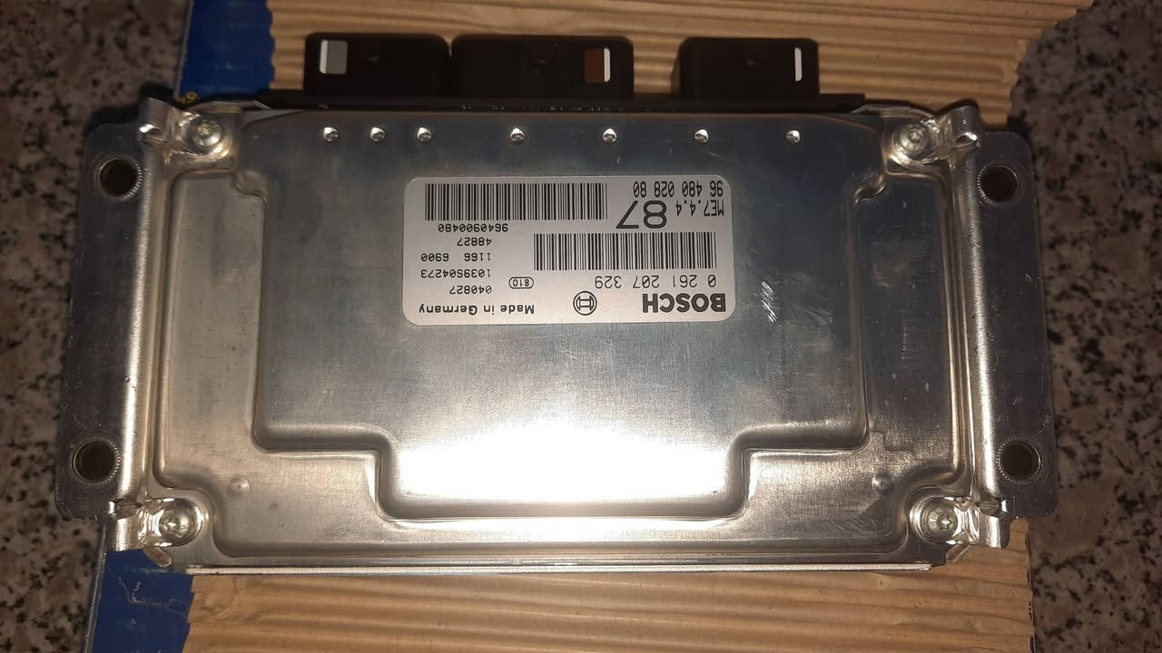 السلام عليكم من رخصه الادمن المحترم متوفر غراض بيجو ٣٠٧ بأسعار مناسبه الاغراض معروضه بالصور  
مع فقط مقاومه لل ٢٠٦
للستفسار مراسله واتساب ***********
