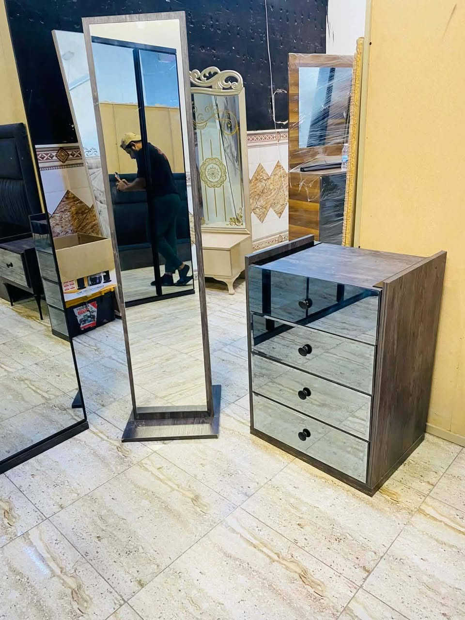 غرفة نوم تركي
موديل زاويا 🌹
نضام ابواب 👈9👈 باب🚪
تتكون من 👈9 👈 قطع 
نضافة 95%💯😍
سرير جك مخزن 
إنارة داخل الكنتور 
كل هاذا بمليون فقط
مع نقل وشد داخل بغداد مجاني


**إذا كنت صاحب هذا الإعلان وتريد حذفه لأي سبب، رجاءا أرسل رسالة إلى الدعم الفني**