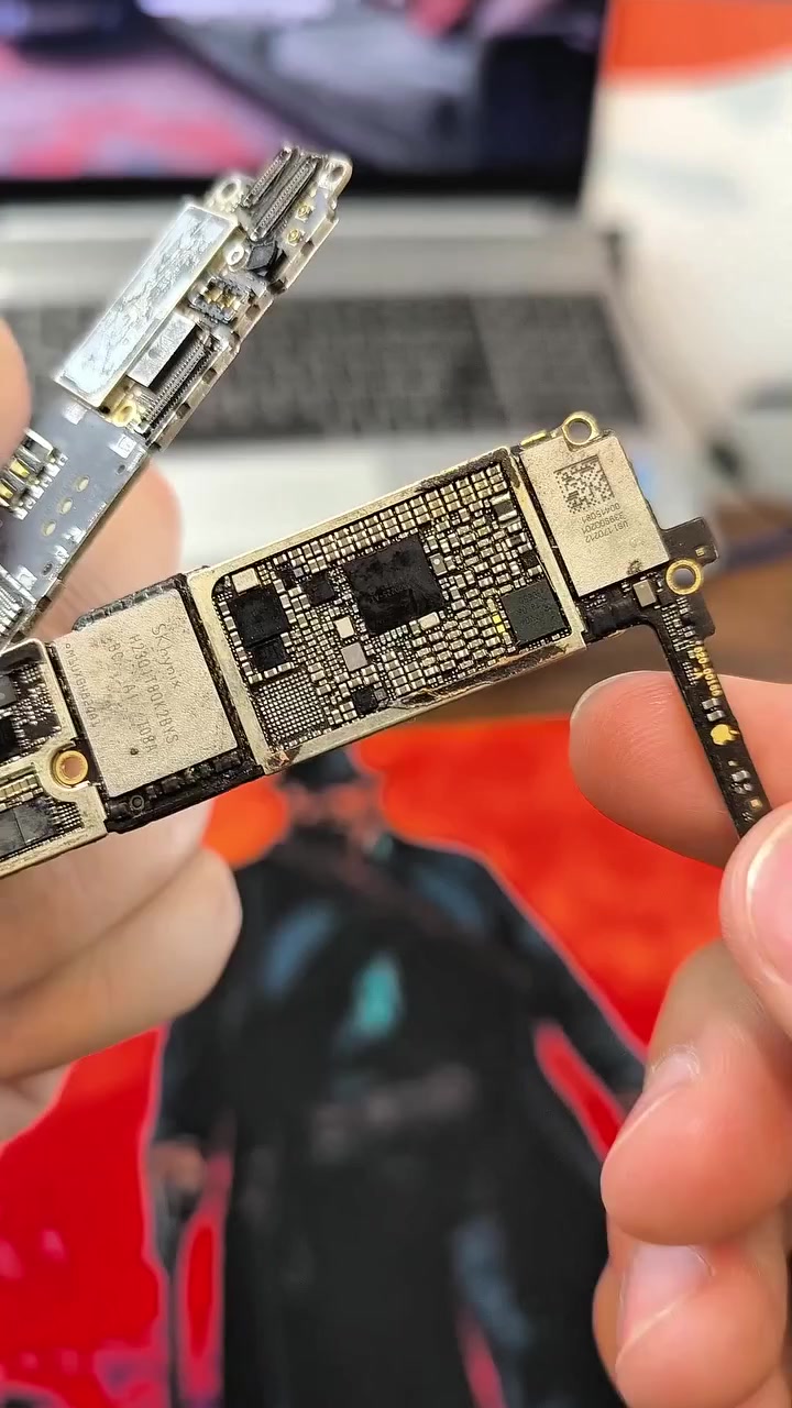 🔬 قطع الموبايل صارت أصغر من حبة الرز…
وحتى تشوفها بوضوح تحتاج تكبير قوي.
Portable LCD Microscope
تكبير يوصل إلى 1200X ويخليك تشوف أدق تفاصيل البورد بسهولة.
أداة مهمة لكل فني صيانة موبايلات ⚡
📍 متوفر لدى شركة اللمسة الرقمية
بغداد – شارع الربيعي – عمارة الشراع مقابل مول دريم سيتي
📞 ***********
#صيانة_موبايلات
#قطع_غيار_موبايل
#Microscope
#MobileRepair
#PCB
