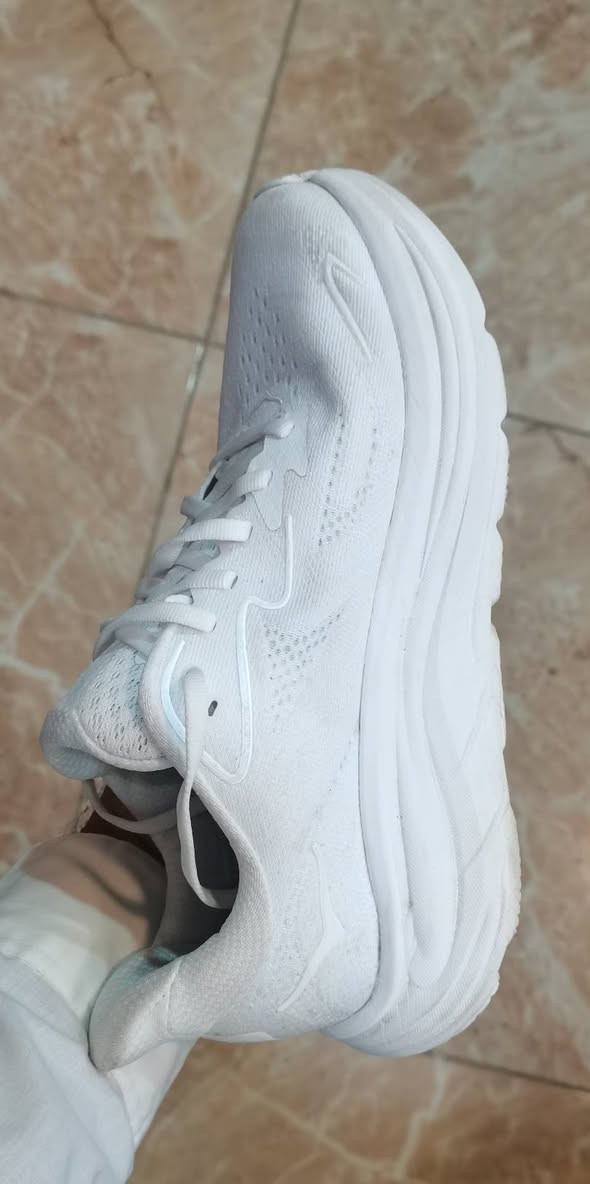 Hoka Clifton 10
قياس ٣٨
طول قدم ٢٣.٥
نضيف ارجنال و توصیل مجاني


**إذا كنت صاحب هذا الإعلان وتريد حذفه لأي سبب، رجاءا أرسل رسالة إلى الدعم الفني**