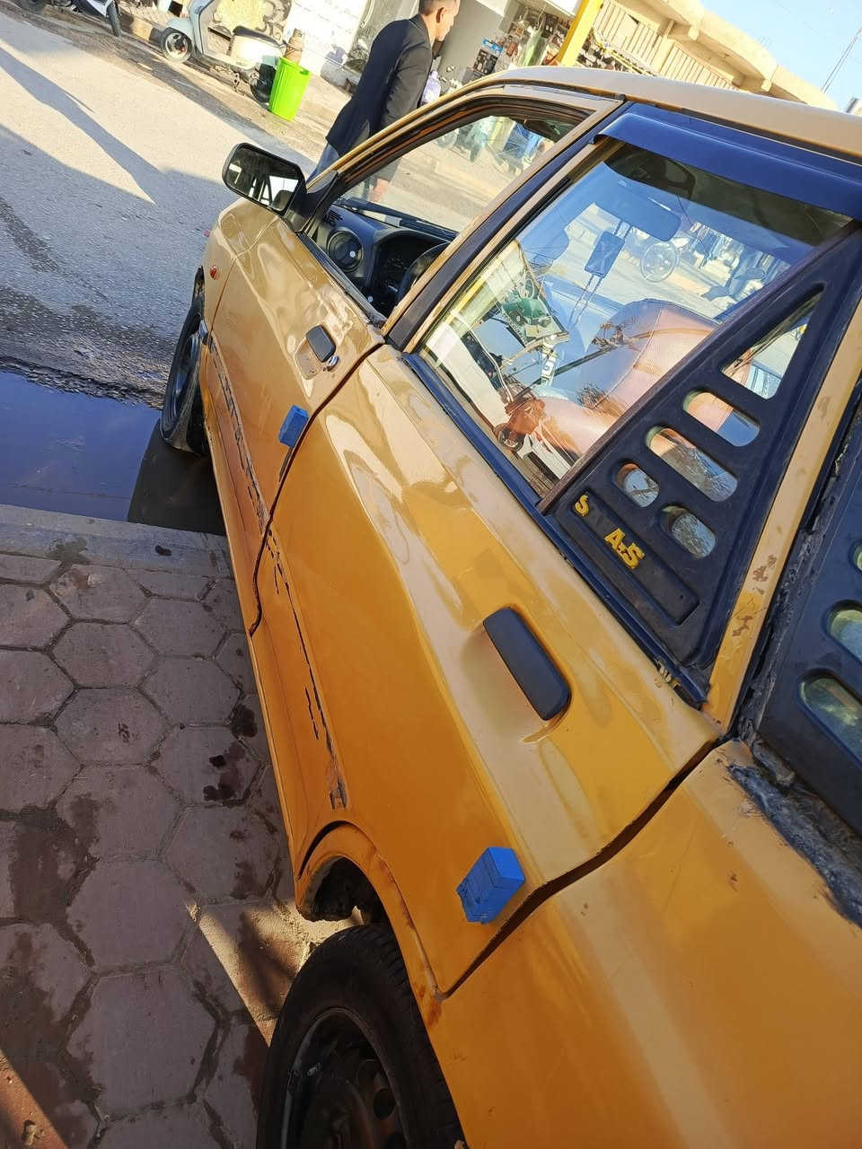 البيع سايبه مديل ١٢ مكفوله
كير ومحرك وحداديه خير من الله 
تبريد ثلج منظومه بس غاز قليل
مصغره هيئة 
غرامات عليها 200 الف ورا المشتري 
سنويه جديد صاقطه صار سنتين

السعر 25 بيه مجال الاستفسار

***********

موجودة اب كربلاء
