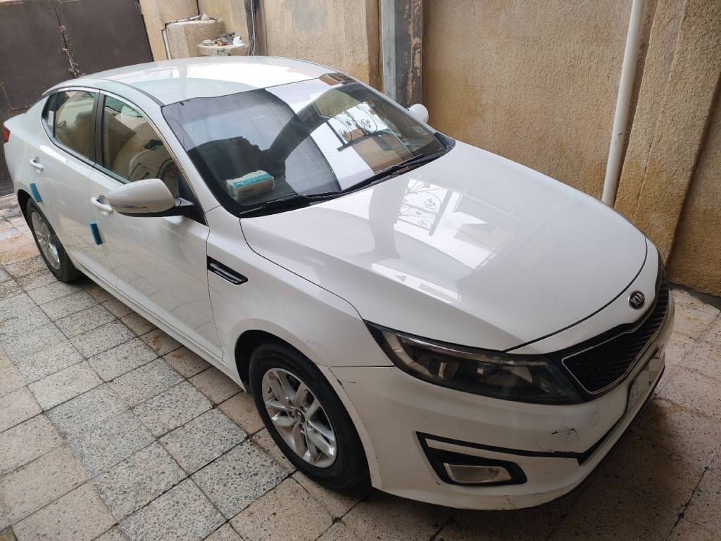 السلام عليكم 
كيا اوبتما 2016
- محرك 2000، مبدل گازگيت قبل 3 سنوات، بدون تنقيص او تبخير. ولا ادفانس..
- كونترول ستيرن.
- مثبت سرعة.
- نظام اقتصادي.
- شاشة كار بلي.- كاميرا خلفية
- مكفولة من الحادث والصبغ، والتبديل...
- إشارة بالمرايا، والمرايا شفط..
- بيهه طخة خفيفة من جهة السائق، وبارد قليل من الطرف الثاني، والموضح بالسونار...
- السيارة باسمي..
العنوان: بغداد - الدورة...
موبايل: *********** بغداد, العراق
