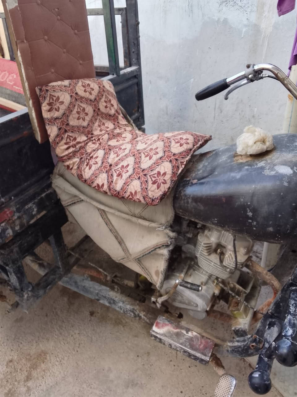 اسلام عليكم ستوته للبيع قويه كلش مكينتها لا تنقيص ولا تبخير بس السيم مال الهندر فالت غير هاذة كلشي ما ليها كلك كلك السعر 300 رقم التلفون ***********
