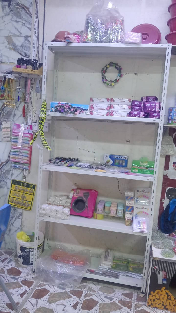 السلام عليكم للبيع عارضه ع فحص السعر 250 رفوف عدد 4 جدد سعرهن 100 قفل


**إذا كنت صاحب هذا الإعلان وتريد حذفه لأي سبب، رجاءا أرسل رسالة إلى الدعم الفني**