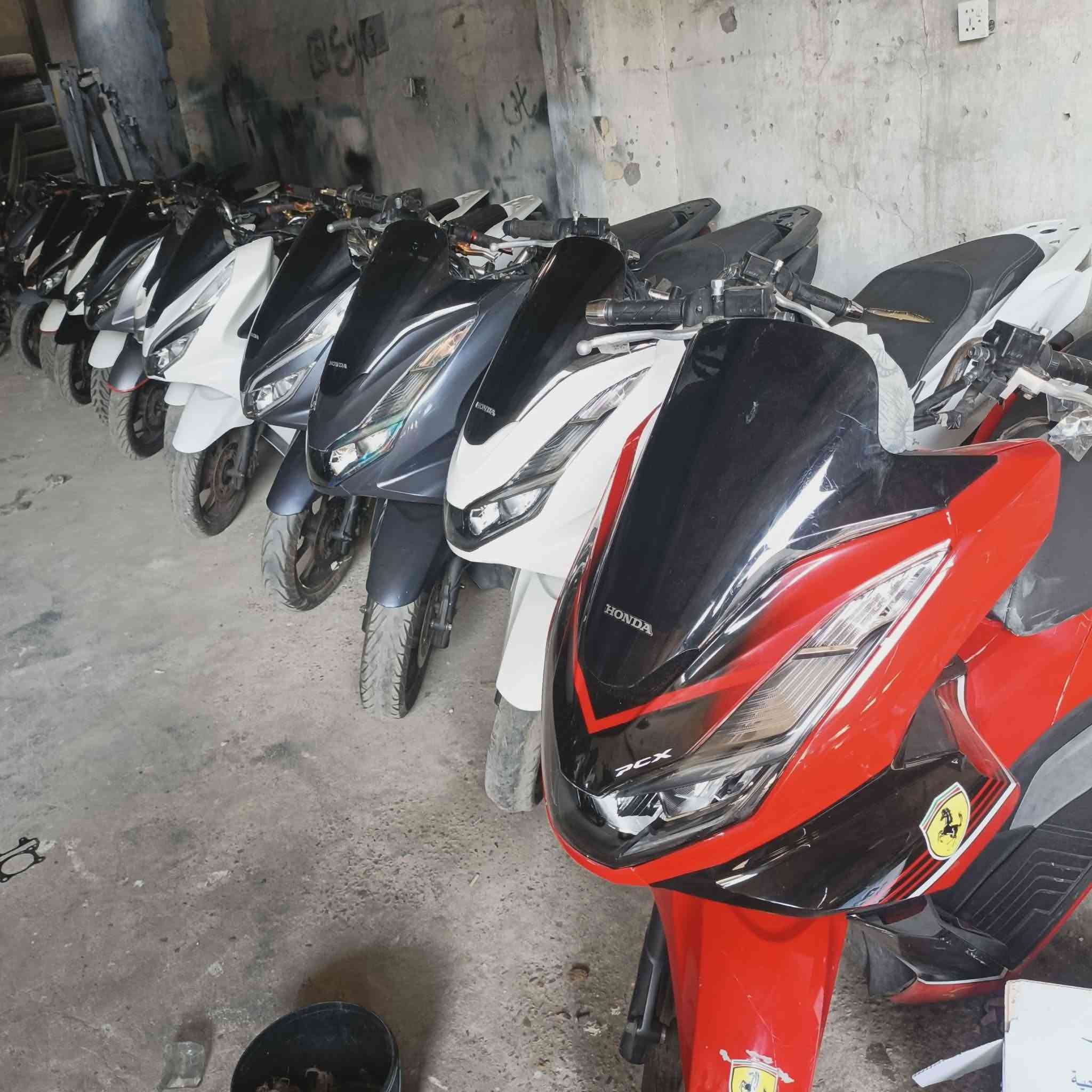 السلام عليكم ✨متوفر pcx كوري كل الاجيال🇰🇷
دراجات مكفولة من كلشي جيب فيتر وتعال✨
العنوان مخازن كسرة وعطش🚩📌🌍
بيع جملة ومفرد شغال للاستفسار☎️✨
 ***********☎️
