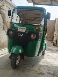 تكتك للبيع موديل  واحد وعشرين شهر العاشر المكان بغداد 07763128663