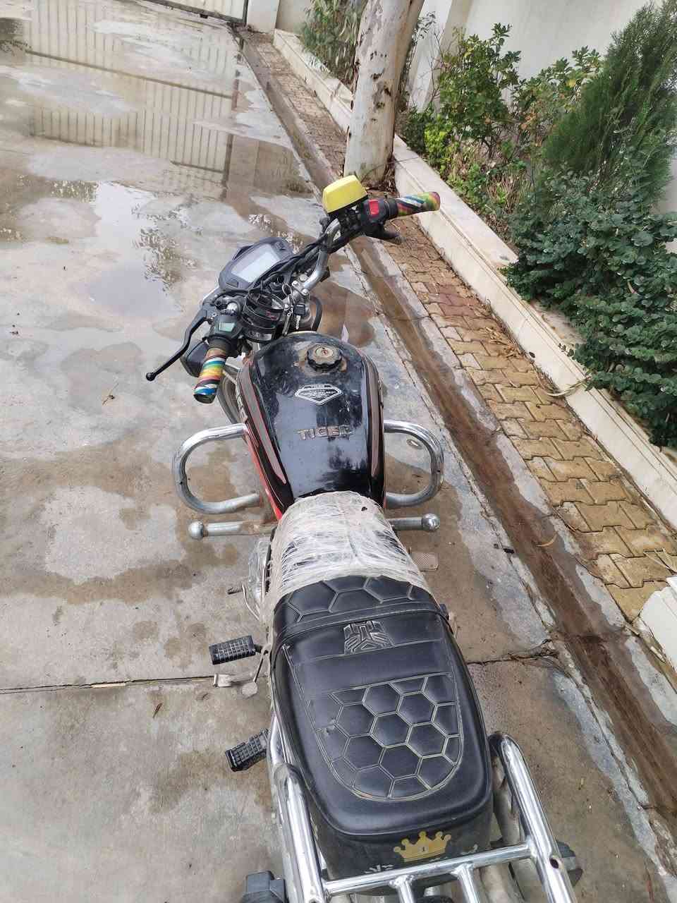 سلام عليكم شباب دراجة سيفان موديل ٢٠١٧ نضافة ٨٠٪ أوراق اصولي مكاني شهربان السعر ٤٢٥ وبي مجال قليل  ***********
