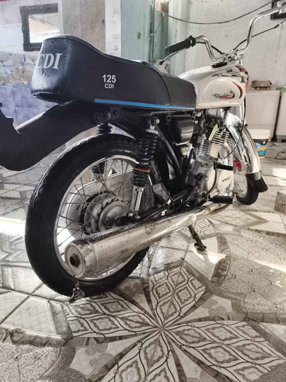 دراجه للبيع ادوات المكينه انتنس دراجه نظيفه السعر 550  وبيهه مجال ـ المكان القرنه حور السعد حي العسكري تواصل على هذا الرقم***********
