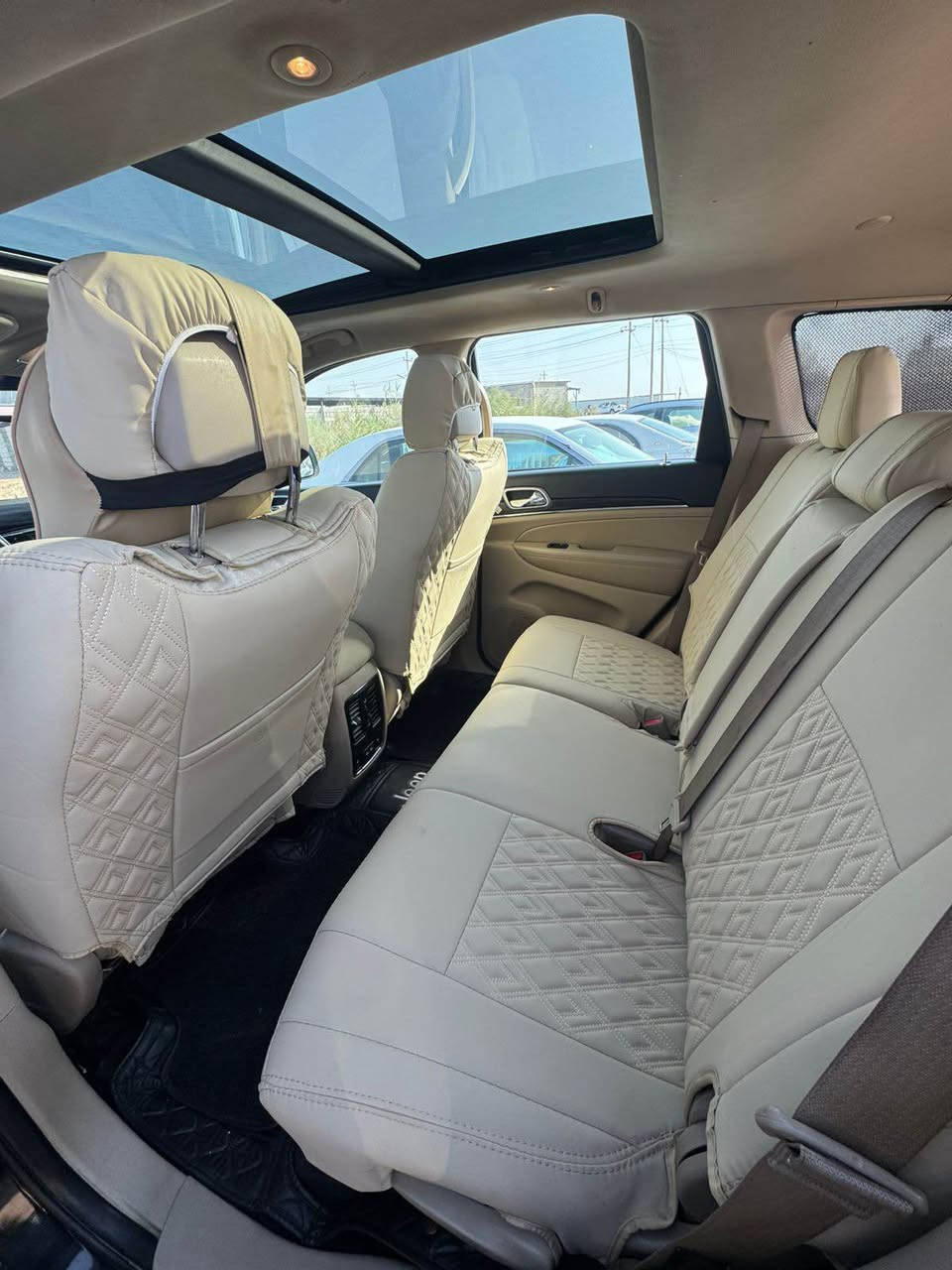 Jeep grand Cherokee limited 2019 
خليجي - مكفوله كفاله عامه 
وكاله ليث العبيدي
رقم بغداد (الجديد) باسمي 
محرك V6 - 3600  بانزين 
ماشيه 110،000 كيلو متر
سياره فول للاخير 1/1
تدفئه تبريد كشنات اماميه
تدفئه كشنات خلفيه 
تدفئه ستيرن 
كشنات جلد تحكم كهرباء 
جنطه كهرباء 
شاشة كبيرة 
Apple CarPlay Android Play
تشغيل عن بعد
شفتات بالستيرن
3 أنماط قيادة
مكينه كير حداديه تبريد كله كفاله
السياره جاهزه للاخير اي نقص ما بيها
مكان السياره البصرة
السعر 290 وبي مجال قليل للشراي 
للاستفسار اتصل *********** البصرة, العراق
