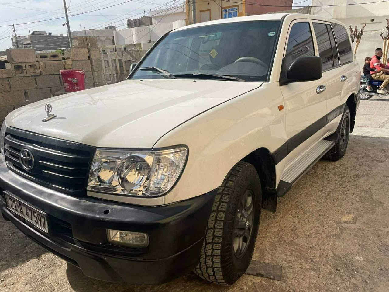 مۆنیکا مۆدیل 2000 فول حادی پیش ئەکسل دوو پارچەی بۆیاخە هەتا بلی سەیارەکی توندوو  تۆلو جوانە گیروو مەکینە و ئەکسل  بە شەرت بی مەسروفە سەیارەکە 
رەقەمی خاونی  *********** كويسينجاك, أربيل
