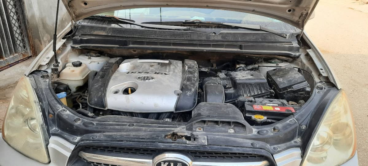 للبيع  كيه كارنز أمريكي موديل ٧ رقم بغداد دولي بسمي  محرك ٢٤٠٠  أربع سلندر  نضيفه وجديده السياره  ٧راكب  بيه منظومة كامرات أمامي وخلفي وبداخل  كامرا لا بتوب  السعر ٨٥ المكان قضاء الشاميه  تلفون  ***********   وشكرآ
