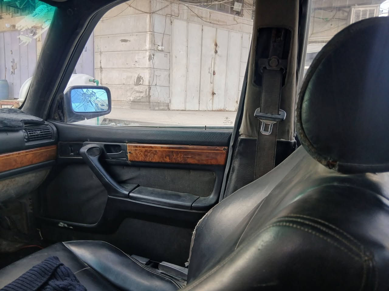 سلام عليكم بيم موديل ٨٩ حجم ٧٣٥ غرفه حلوه  مكينه وكير انضاف صدر نص ونص تحويل مباشر رقم كربلاء صاحبه بغداد 
*********** سعر ٢٣ وبيه مجال
