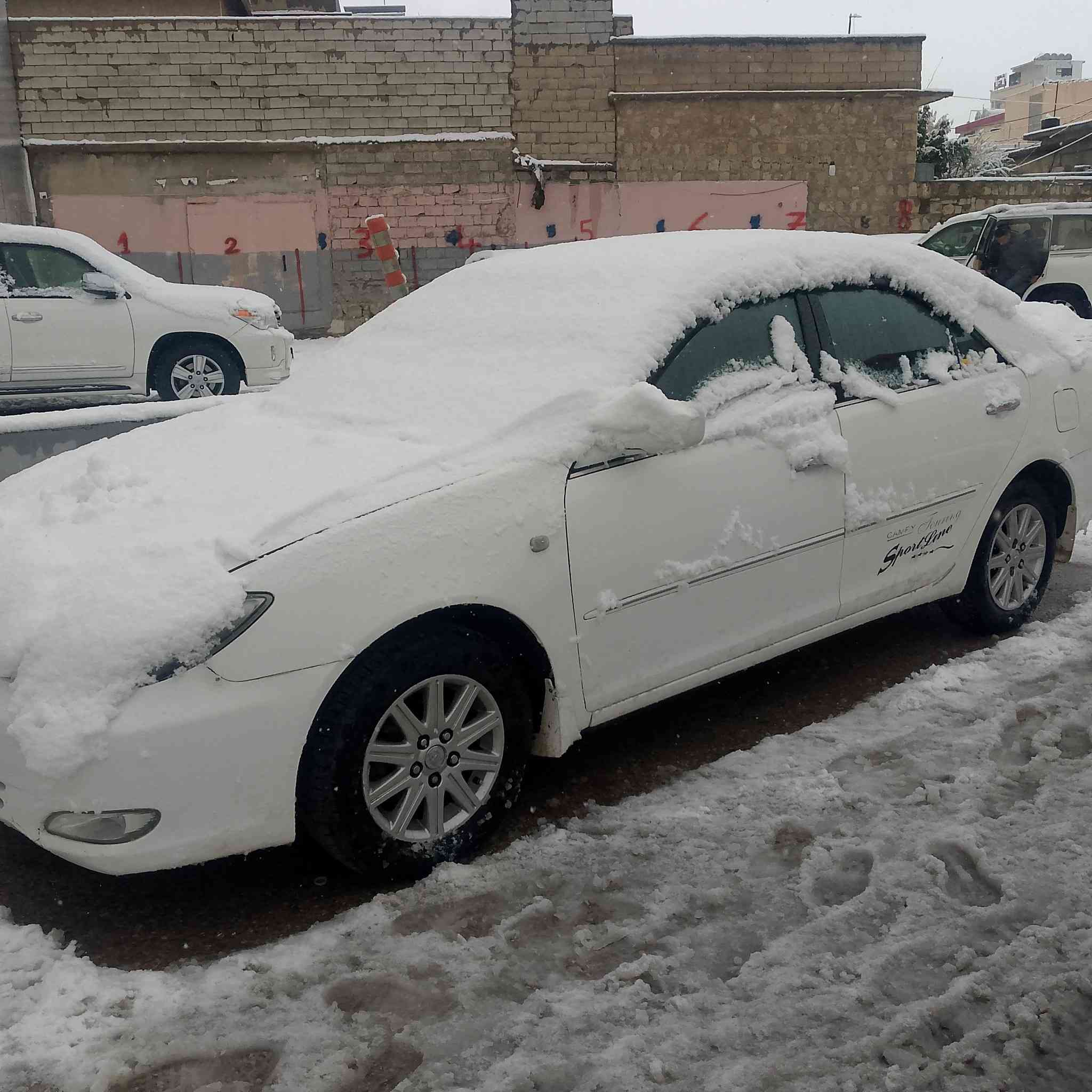 سلام عليكم
للبيع كامري موديل 2004 محرك سته سلندر مكفول شرط 
رقم بغداد نكليزي باسمي 
كير مكفول 
حداديه خير من الله 
تبريد ثلج 
سيارة بيه ثلاث قطع بدون دواخل شرط 
السعر 98 
المكان صلاح الدين بلد 
اللاتصال عالارقام 
***********
***********
