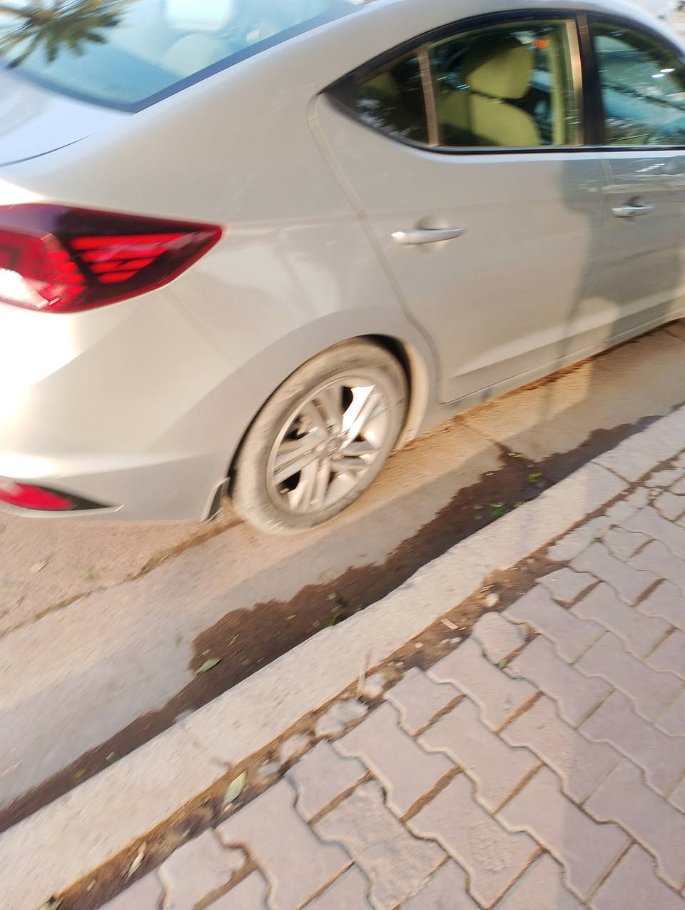 السلام عليكم اخوان النترا موديل 20 واحد على واحد مواصفات فول معروضه 32 بها مجال اي استفسار اتصلوا على الرقم ***********
