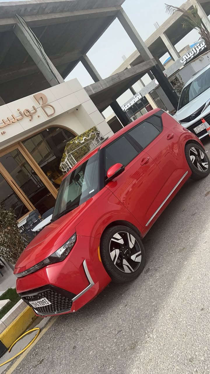 سلام عليكم كيا صول 2023 gtline فئة السبورت
:بصمة
:رادارات
:سياقة ذاتية
:فتحة سقف
:شاشة وعداد ديجتل
:نضام السبورت
:ويالة اصليات gtline
وبعد بيهة مواصفات هواية
الحادث بس امريكا وخليتلكم صورهة بدون دواخل 
سعر السيارة 155$ وبيه مجال بسيط الله شاهد علية صارت علية بل 180 بس لان السوك نازل والسيارة كلش نضيفة الله شاهد ناقصهة بس بوليش للبنيد فقط وشباج امامي مكسور شوية هذني خاصمهن من سعرهة للتواصل عل هذة الرقم *********** مكان سيارة كربلاء
