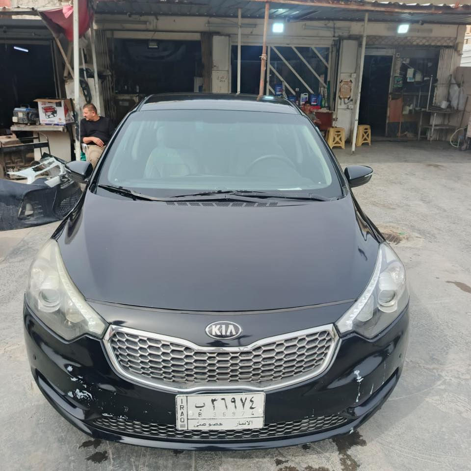 السلام عليكم فورتي موديل2014 وارد بيها اربع قطع صبغ بدون دواخل مكينه 2000 دوش مكينه كير حداديه مكفول السعر 100وبيها مجال رقم ***********
