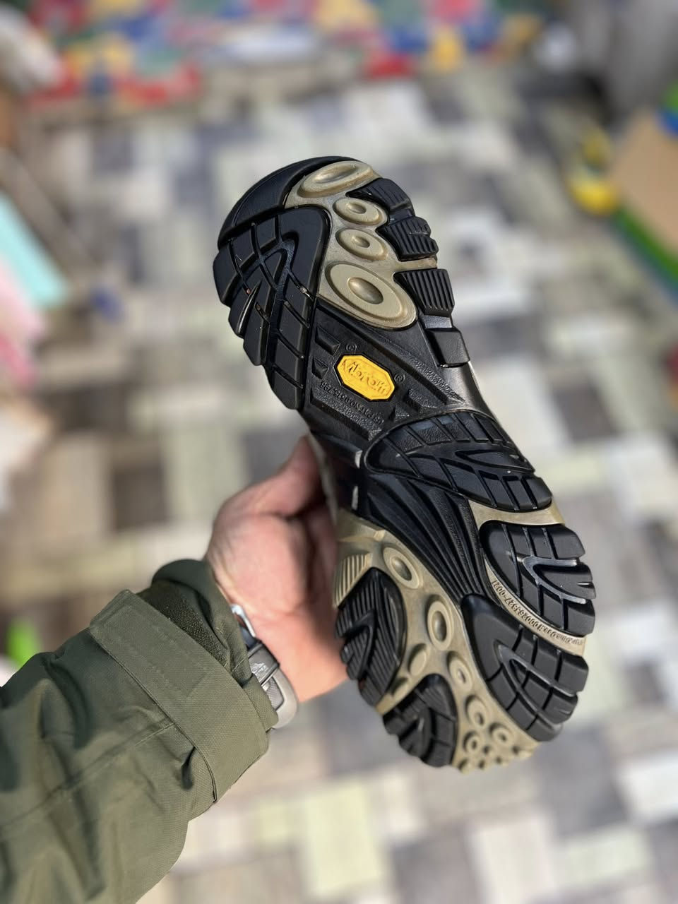 ميرال
بالة اصلي
قياس 43
توصيل جميع محافظات 
واتساب
***********
