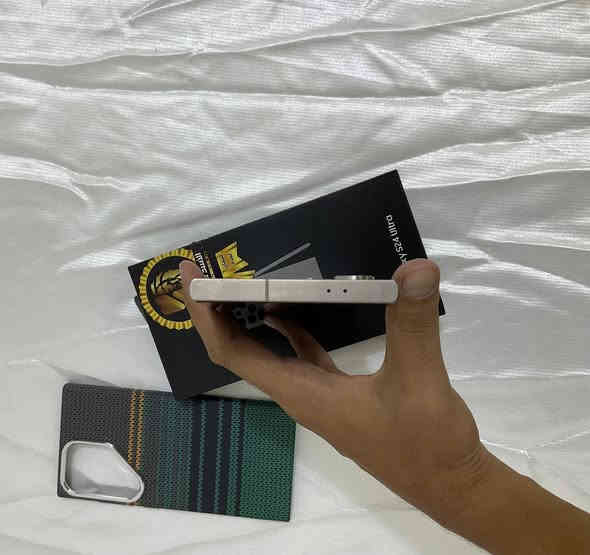 سامسونك اس 24الترا 

نضيف شخط مابي شرق اوسط 

ذاكره 256 بعده داخل الضمان 

دبل خط  ***********

نجف حي الامير          س 950
