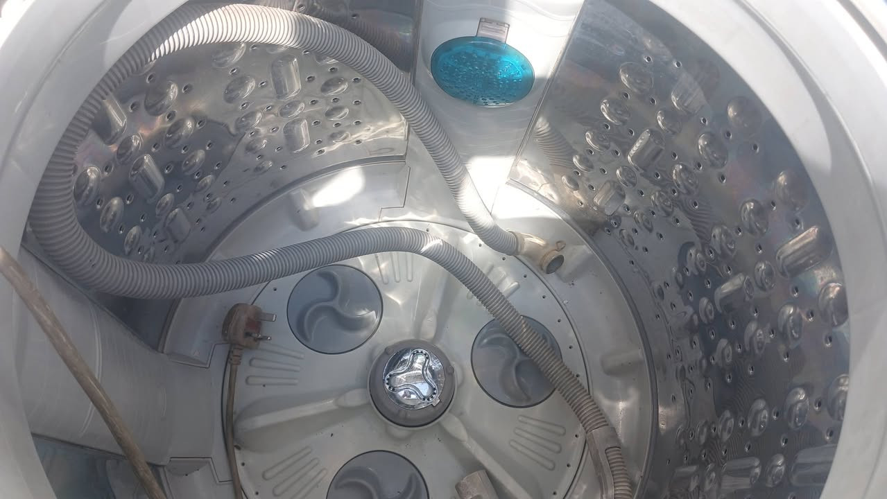 غسالة LG الاصليه فول اوتوماتيك وزن ٢٠ كيلو 
للبيع مستعمله نظيفه جدا . السعر ٣٠٠ الف 
***********
