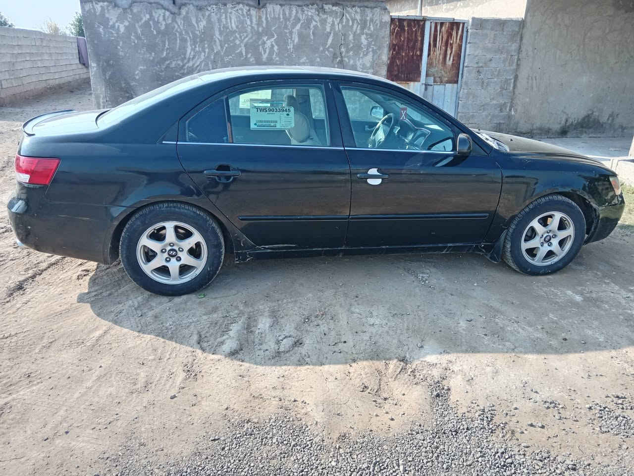 سوناتا 2006 امريكي 
مكينه 6 سلندر
مصبوغه عام للجماليه بدون دواخل فقط بنيد من امريكا
تخم تاير حداديه تبديل قبل شهر دوشمه عام قبل شهر ادامه كامله للسياره و جاهزه ماينقصها برغي
مراوس حسب القناعه او بيع السعر 80 بيها مجال شي بسيط تلفون ***********/***********
