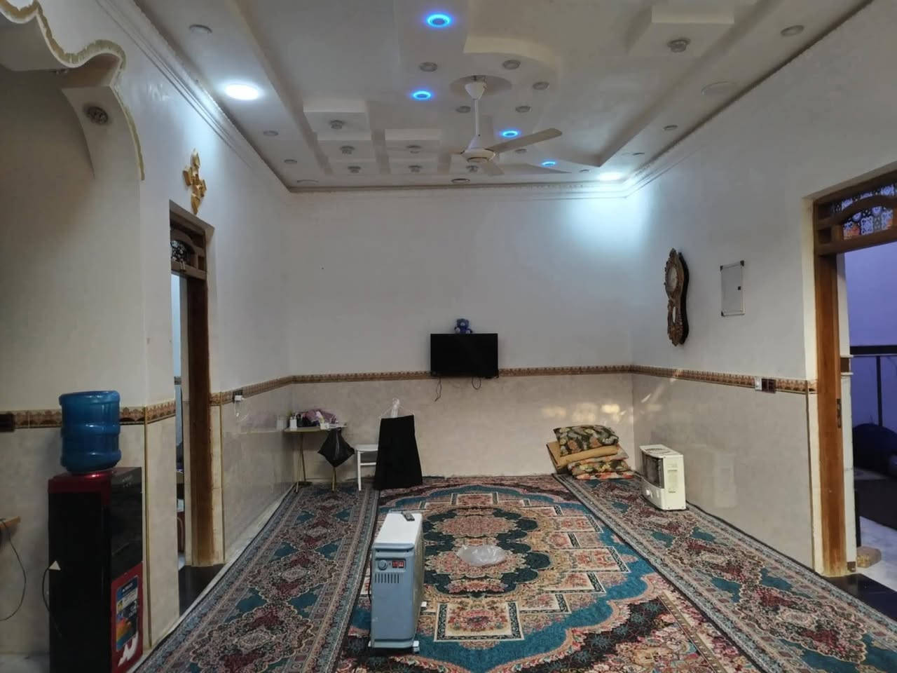 بيت رقم للبيع بالغدير الثانية مساحته ٢٤٠ ركن ومقابيله ساحة✔️ على✔️ شارع عشرين الطابق الأول فول مواصفات والطابق✔️ الثاني✔️ هيكل كامل نقصه بس السكف بناء سنة ✔️٢٢ فول✔️ فواصفات معاملته✔️ للتقييم🔰***********🔰
سعره✅ 140✅ مجال✔️

رقم صاحب البيت✔️
