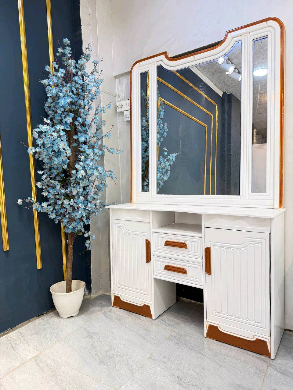 جاهز للحجز
غرف صاج عراقي جديد غير مستخدم
احدث الموديلات
خشب عراقي درجه اولى
متوفر عده موديلات 
سعر الغرفه 950
شازلونه طابوريه حسب الطلب سعرهن 50
نقل وشد بكروه بغداد وجميع انحاء العراق وباسعار رمزيه
اطلب الان قبل نفاد الموديل المتوفر